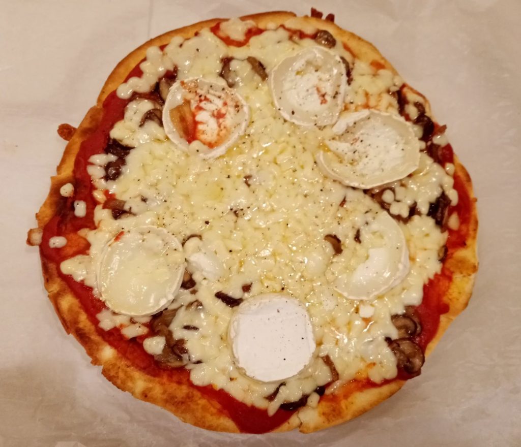 Faire Une Pizza Poele Fourgon Camping Car