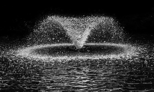 Point d'eau pour le plein d'eau potable en van aménagé