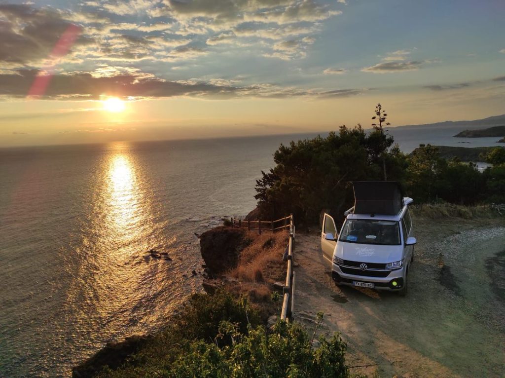 california sunset van fallaise