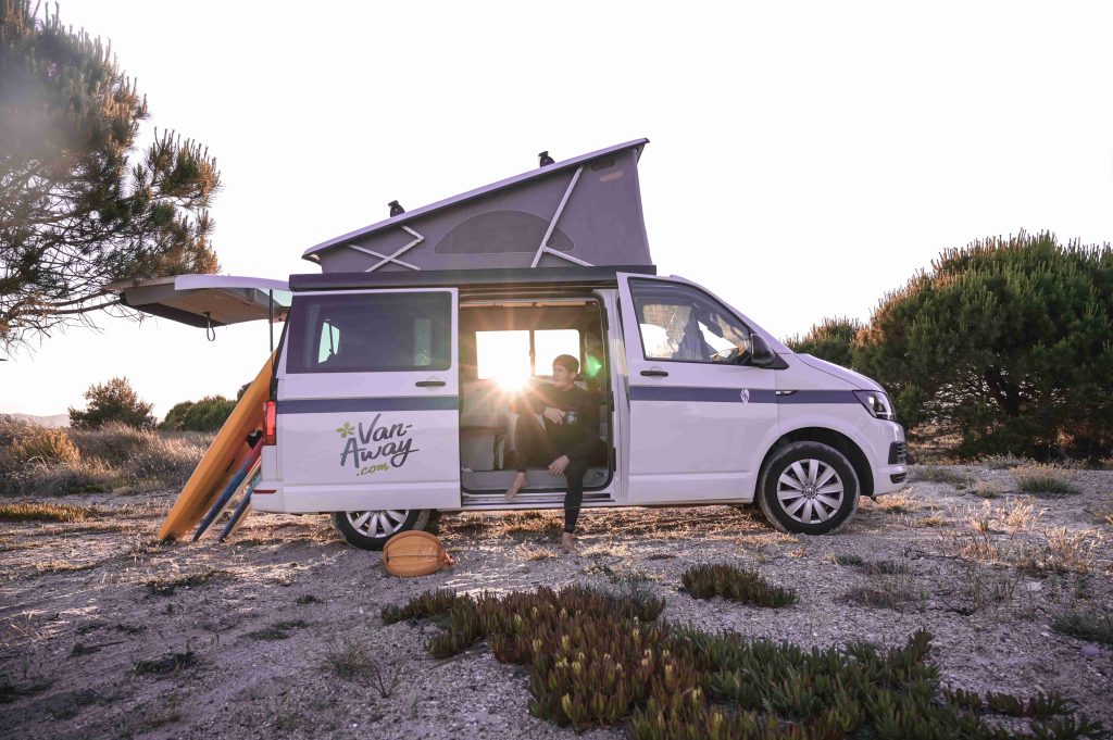 van-sunset-planche-surf
