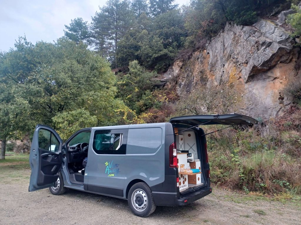 fourgon malaga montagne falaise