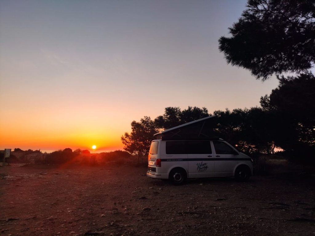 couche de soleil provence van away