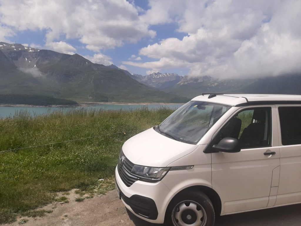 vehicule amenage lac annecy