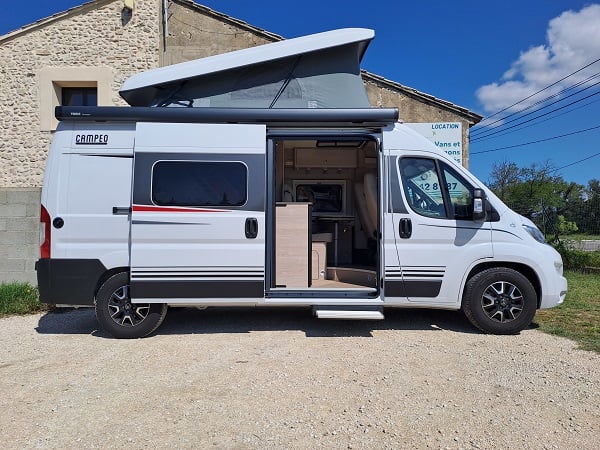 campeo600van away