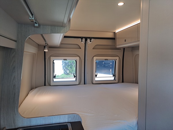 lit campeo 600 van away